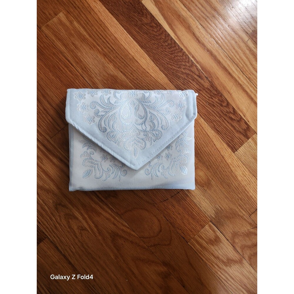 Elegant Portable Prayer Rug with Matching Bag